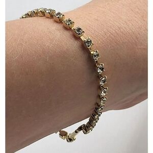 Dainty Rhinestone Bracelet with Box Clasp 7in